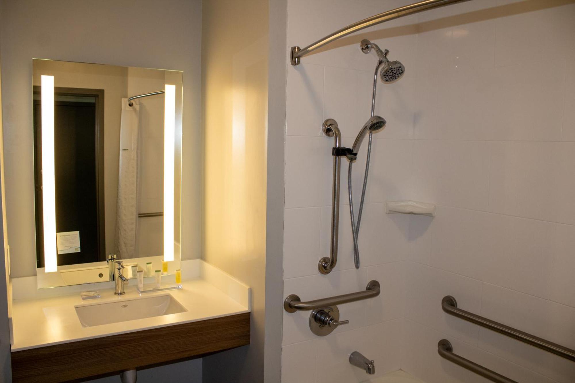 Microtel Inn & Suites By Wyndham Winchester Esterno foto